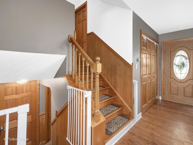 400 E Garwood Ave, Mount Prospect, IL 60056 - foyer entrance with wood finished floors and wainscoting