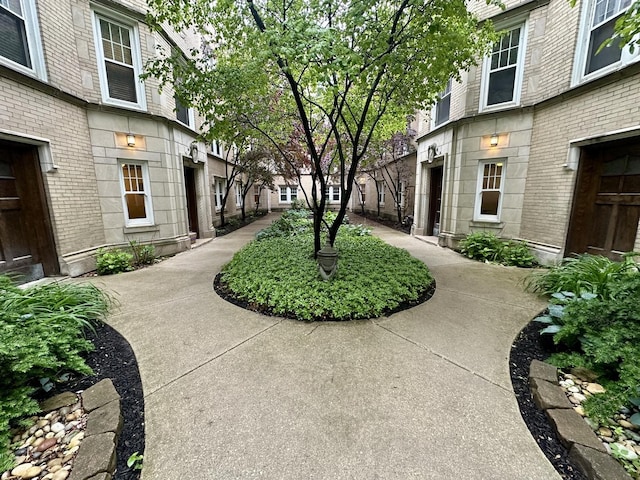1453 W Elmdale Ave Unit 1, Chicago, IL 60660 - surrounding community featuring a residential view