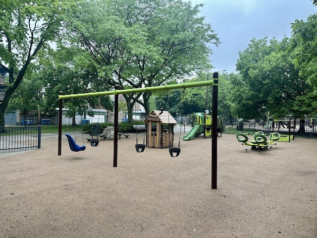 1453 W Elmdale Ave Unit 1, Chicago, IL 60660 - view of community playground