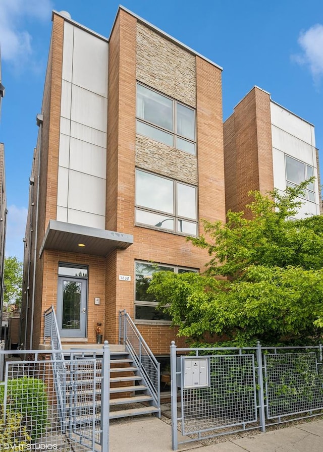 1350 W Diversey Pkwy Unit 1, Chicago, IL 60614 - photo 1