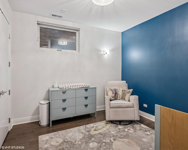 1350 W Diversey Pkwy Unit 1, Chicago, IL 60614 - living area featuring wood finished floors