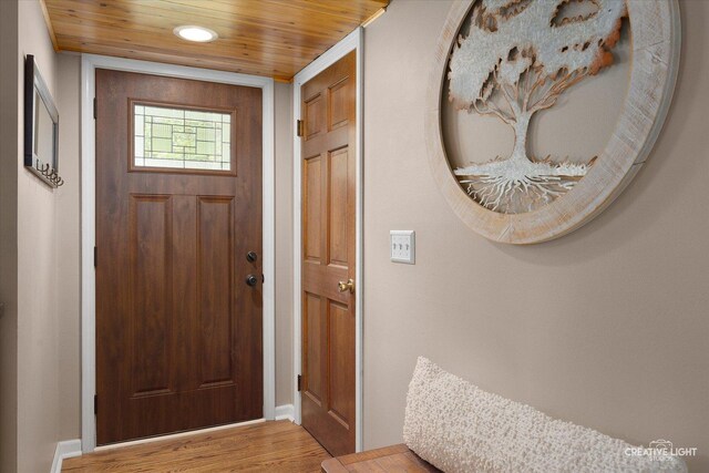 124 Fairview Dr, Saint Charles, IL 60174 - foyer entrance with wood finished floors and recessed lighting
