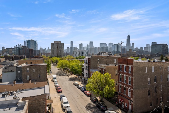 1322 W Huron St Unit 4N, Chicago, IL 60642 - skyline view