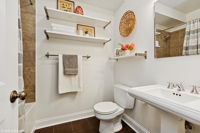 5359 N Paulina St Unit 2, Chicago, IL 60640 - bathroom featuring tile patterned floors and shower / bath combination with curtain