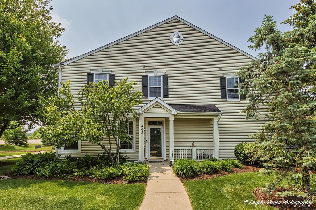 462 S Litchfield Dr, Round Lake, IL 60073 - photo 1