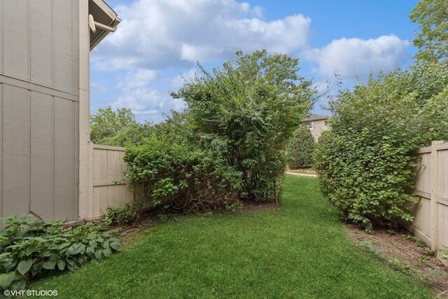 554 N Woodfield Trl, Roselle, IL 60172 - photo 15