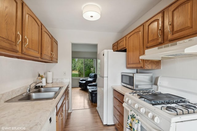 554 N Woodfield Trl, Roselle, IL 60172 - photo 4