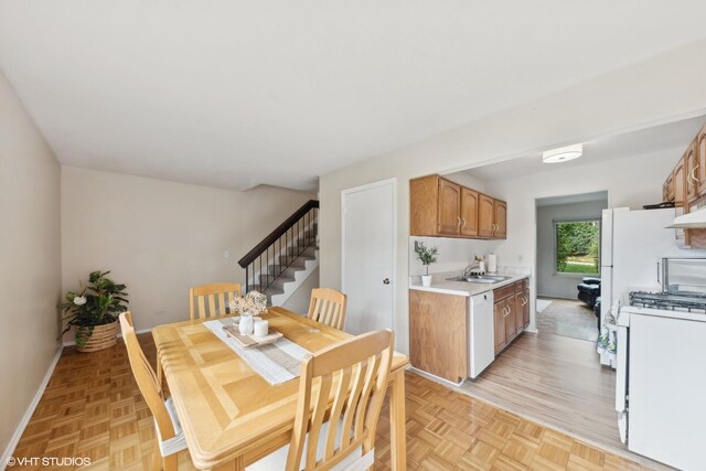 554 N Woodfield Trl, Roselle, IL 60172 - photo 5
