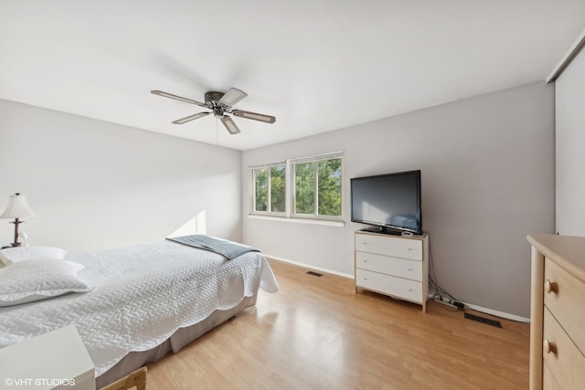 554 N Woodfield Trl, Roselle, IL 60172 - photo 8