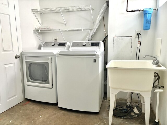 4937 S Kilpatrick Ave, Chicago, IL 60632 - laundry room with independent washer and dryer