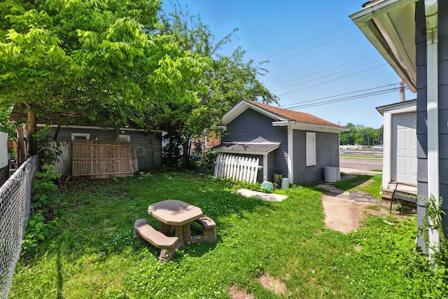 650 Pennsylvania Ave, Aurora, IL 60506 - view of yard featuring an outbuilding