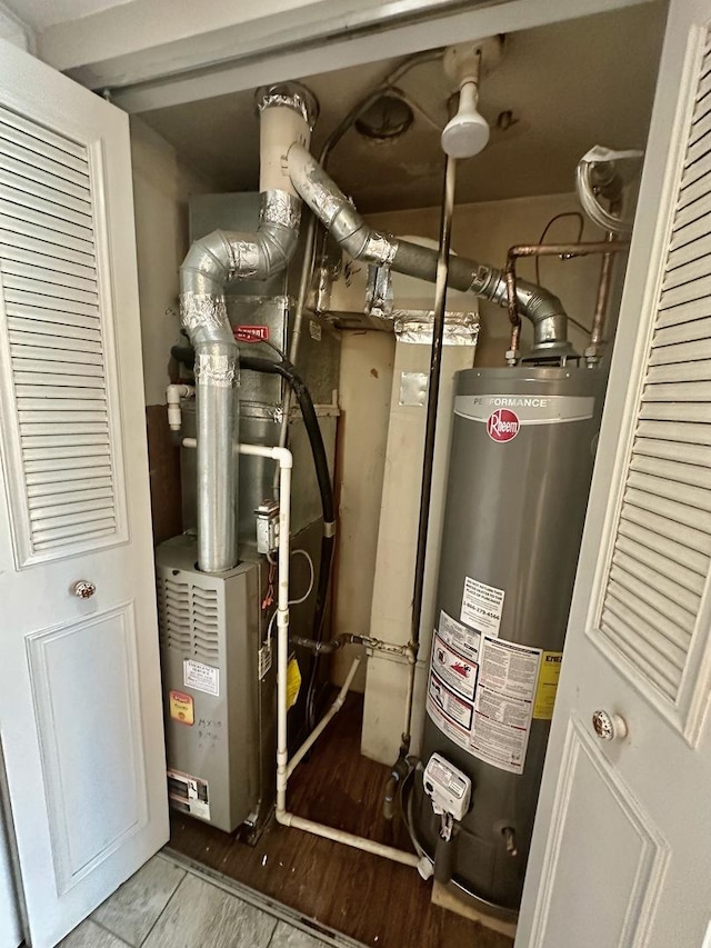 1110 Hampton Hbr Unit 1110, Schaumburg, IL 60193 - utilities featuring gas water heater