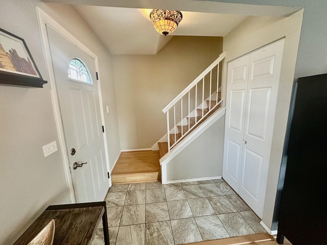 1110 Hampton Hbr Unit 1110, Schaumburg, IL 60193 - entryway featuring stairs