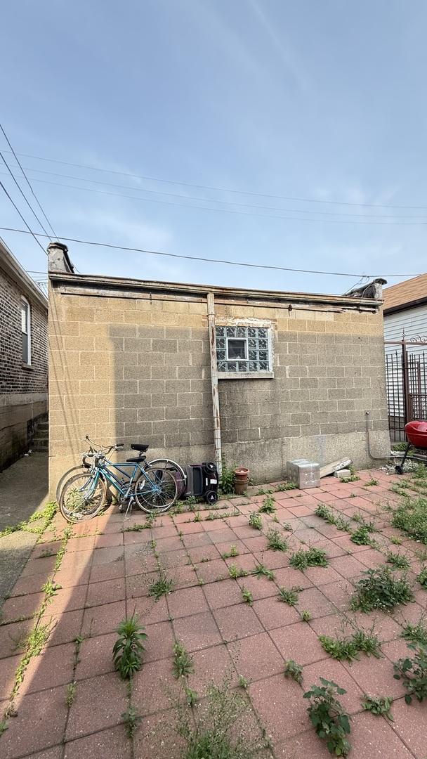 2816 S Lowe St, Chicago, IL 60616 - view of patio / terrace