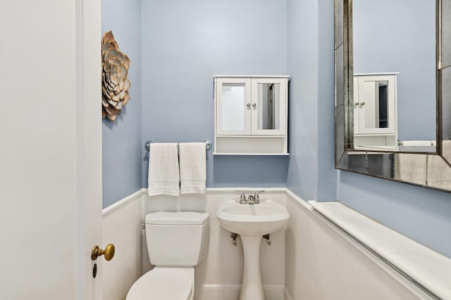 720 Ingleside Pl, Evanston, IL 60201 - bathroom featuring toilet