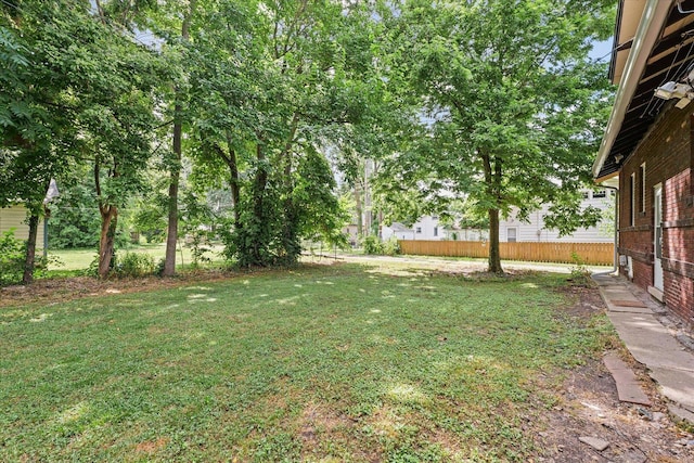 426 S Mcclellan St, Decatur, IL 62522 - view of yard