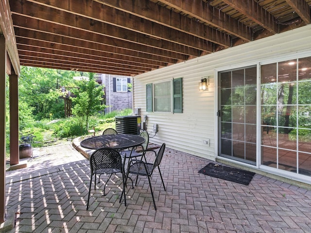 1386 Laurel Oaks Dr, Streamwood, IL 60107 - view of patio with outdoor dining area