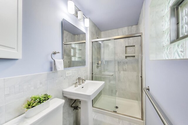 539 S Evergreen Ave, Arlington Heights, IL 60005 - full bath with a stall shower and tile walls