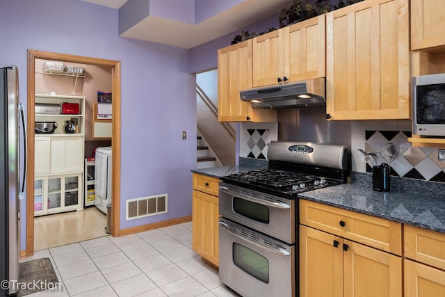 6158 W 60th St, Chicago, IL 60638 - kitchen with stainless steel appliances, under cabinet range hood, backsplash, and light brown cabinets