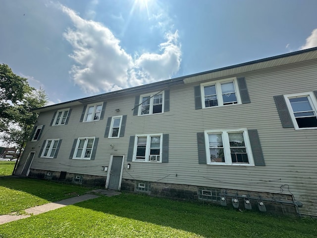 15201 Turlington Ave, Harvey, IL 60426 - rear view of property with a yard
