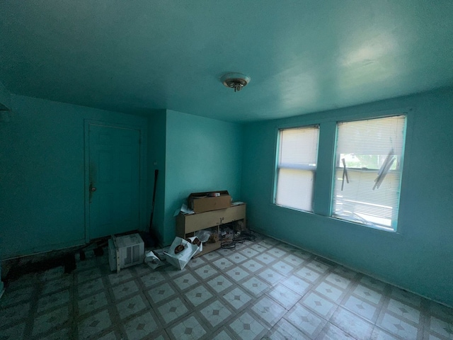 15201 Turlington Ave, Harvey, IL 60426 - empty room featuring light flooring