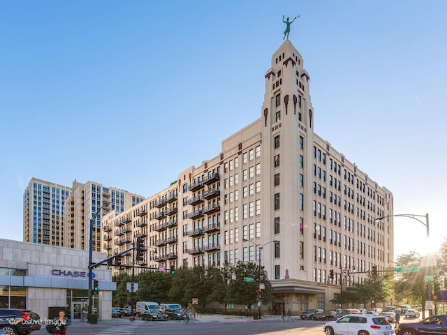 758 N Larrabee St Unit 427, Chicago, IL 60654 - view of building exterior