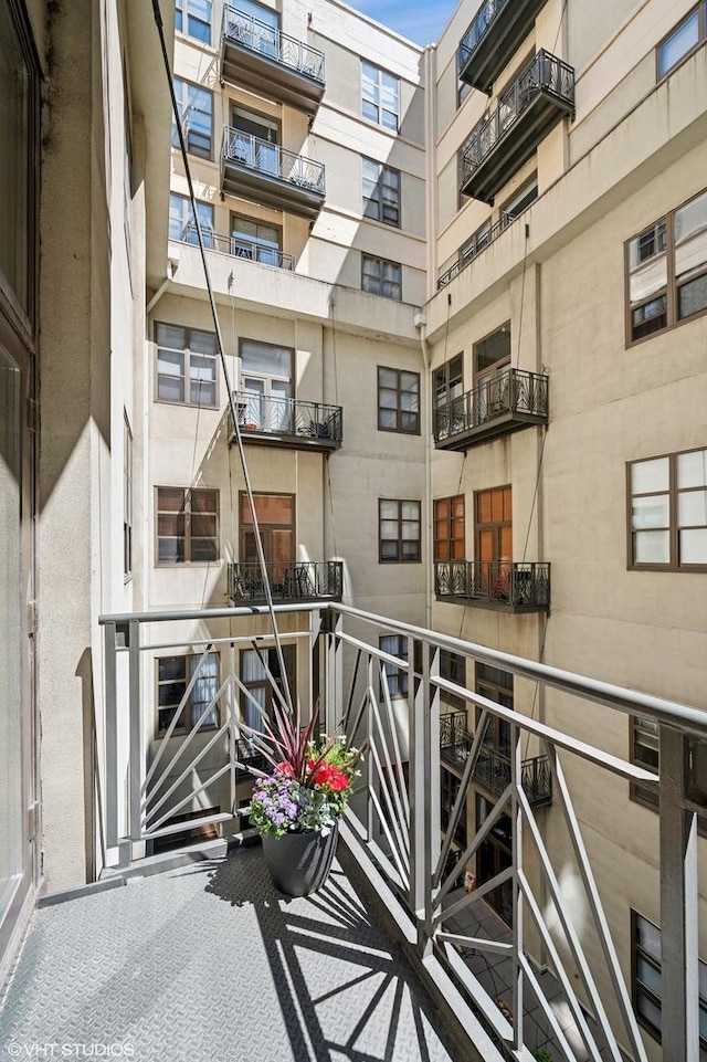 758 N Larrabee St Unit 427, Chicago, IL 60654 - view of balcony