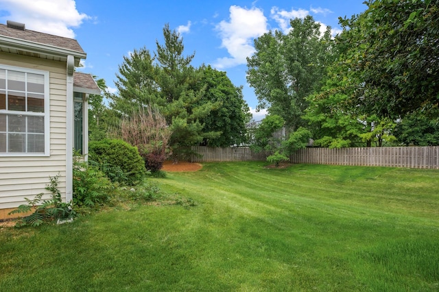 213 Stillwater Ct, Oswego, IL 60543 - view of yard