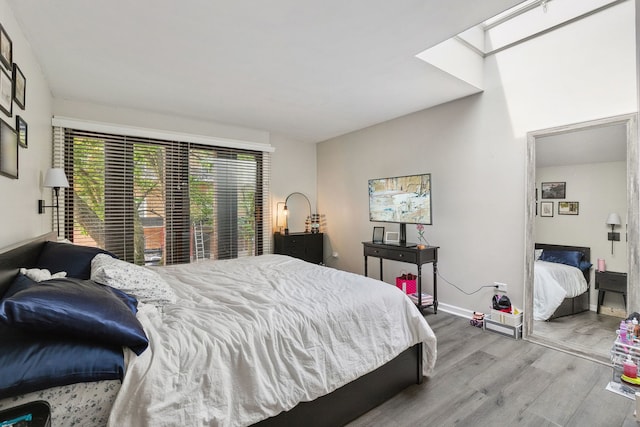534 W Eugenie St, Chicago, IL 60614 - bedroom with wood finished floors and baseboards