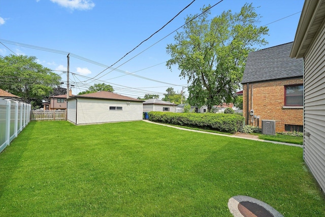 9316 S Utica Ave, Evergreen Park, IL 60805 - view of yard