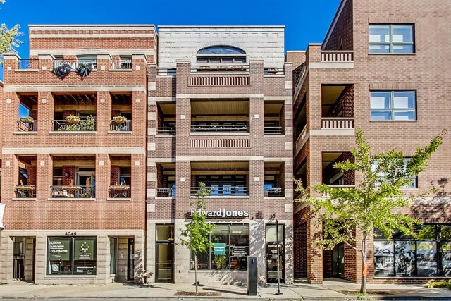 4043 N Damen Ave Unit 3, Chicago, IL 60618 - photo 1