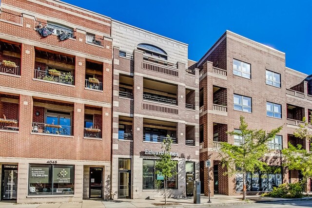 4043 N Damen Ave Unit 3, Chicago, IL 60618 - photo 2