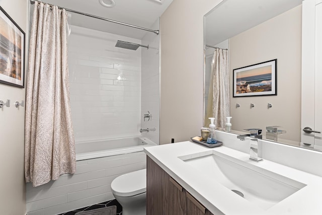1410 N Greenview Ave Unit 1, Chicago, IL 60642 - bathroom featuring vanity and shower / bath combo