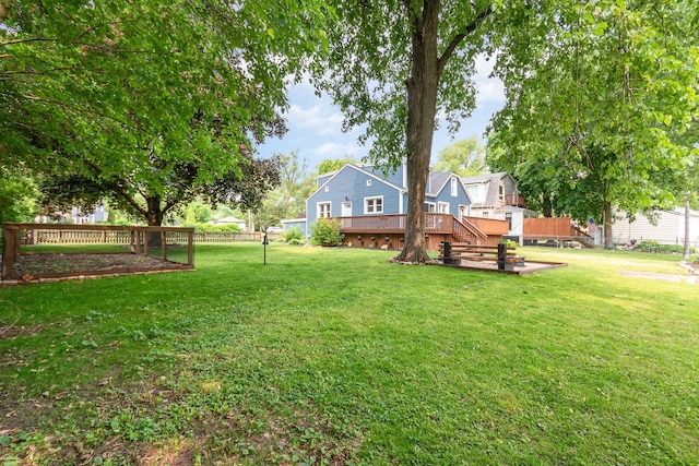 1237 Fox River Dr, Algonquin, IL 60102 - view of yard with a deck