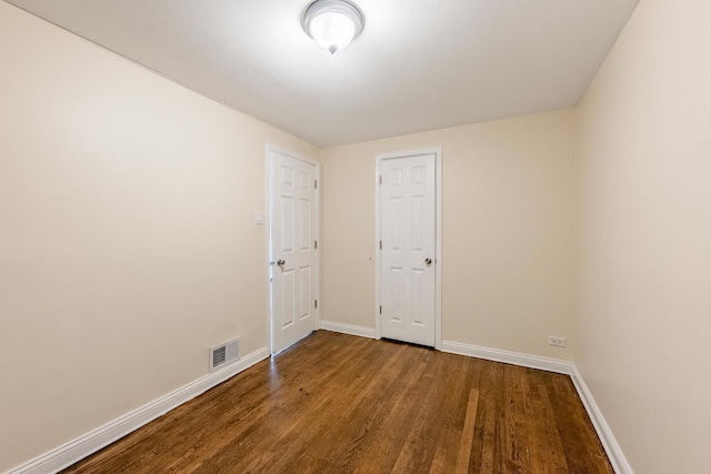 9626 S Oglesby Ave, Chicago, IL 60617 - spare room with wood finished floors and baseboards