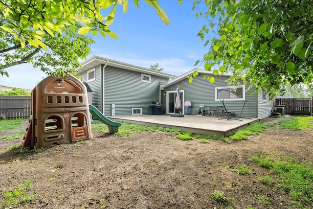 427 Cedarcrest Dr, Streamwood, IL 60107 - rear view of property featuring a wooden deck
