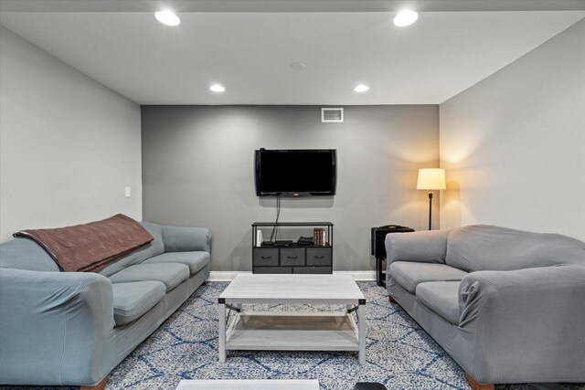 427 Cedarcrest Dr, Streamwood, IL 60107 - living area with recessed lighting and baseboards