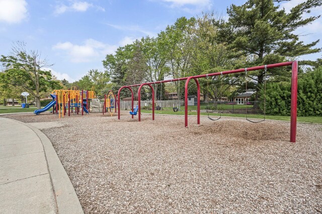 1308 Frances Pkwy, Park Ridge, IL 60068 - view of community play area
