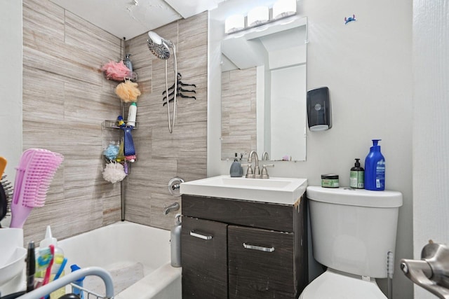 2142 W Rosemont Ave Unit 1A, Chicago, IL 60659 - full bathroom featuring vanity and washtub / shower combination