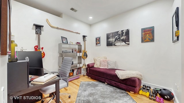 212 W Washington St Unit 1108, Chicago, IL 60606 - home office with wood finished floors and recessed lighting