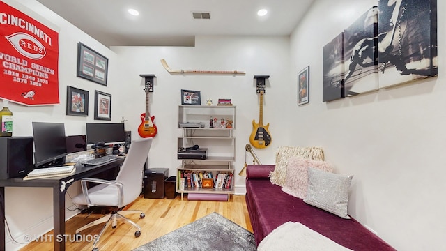 212 W Washington St Unit 1108, Chicago, IL 60606 - home office featuring wood finished floors and recessed lighting