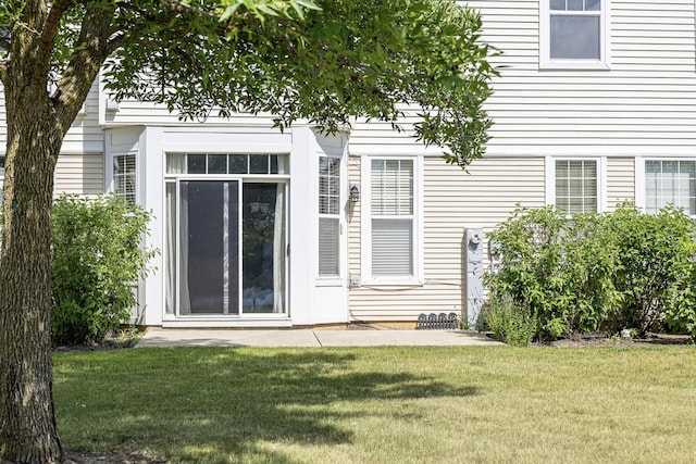 1913 Cobblestone Dr Unit 1913, Carpentersville, IL 60110 - back of property with a lawn