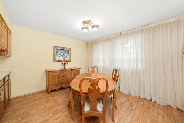 5530 Parkview Ct, Crestwood, IL 60418 - dining space with light wood-style flooring