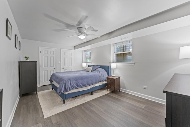6351 N Glenwood Ave Unit 1S, Chicago, IL 60660 - bedroom with wood finished floors and a ceiling fan