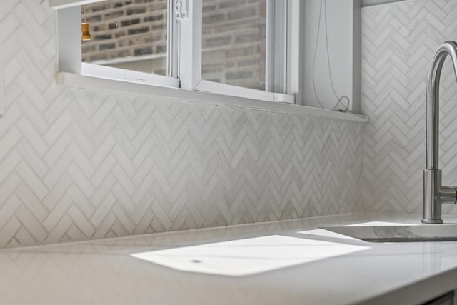 6351 N Glenwood Ave Unit 1S, Chicago, IL 60660 - view of bathroom