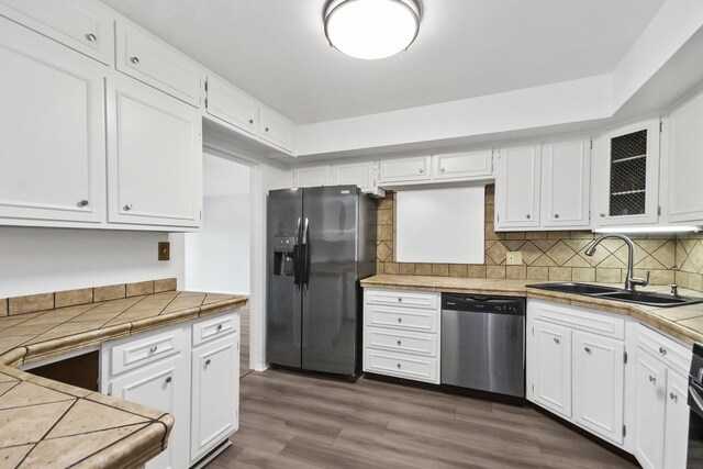 7200 N Ridge Blvd Unit 2K, Chicago, IL 60645 - kitchen featuring stainless steel appliances and white cabinetry