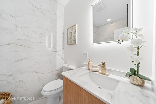 4752 S Champlain Ave, Chicago, IL 60615 - bathroom featuring vanity and toilet