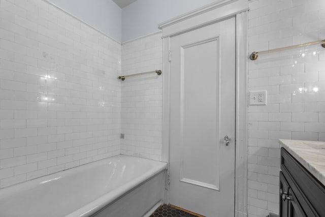 1419 W Birchwood Ave, Chicago, IL 60626 - bathroom featuring vanity and a bathtub