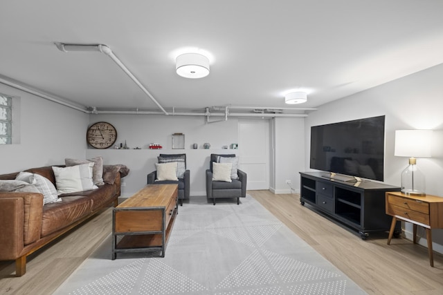 1419 W Birchwood Ave, Chicago, IL 60626 - living area with wood finished floors and baseboards