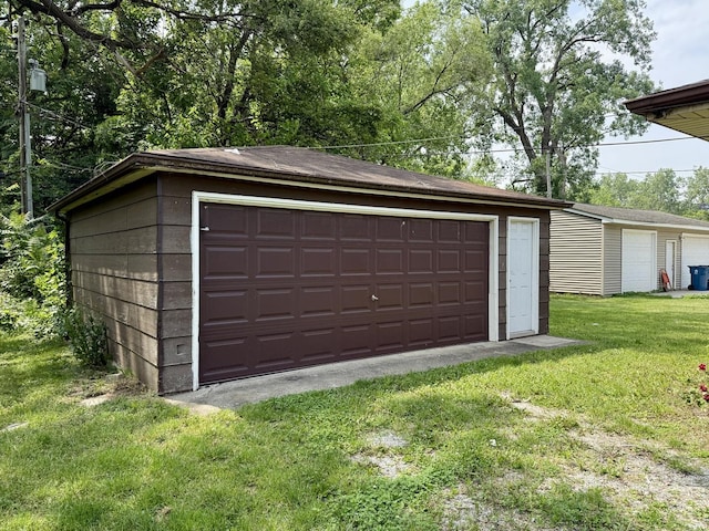 14334 Ridgeway Ave, Midlothian, IL 60445 - view of detached garage